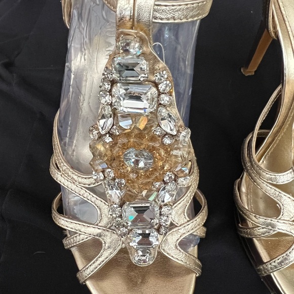 Shoes - Picture 2 of 7